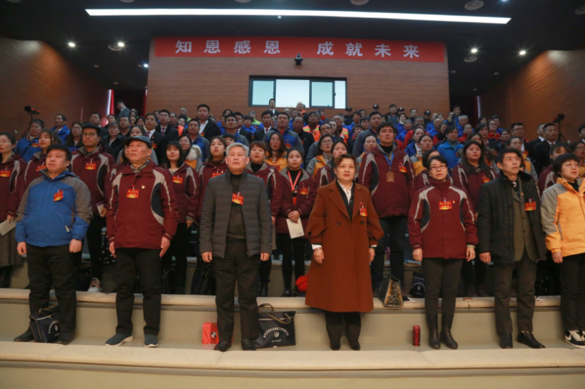 赢博平台,赢博(中国)一站式服务平台2019年度工作动员大会---舞蹈《花开树恩》